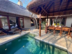 Raptors Lodge - NXALATI