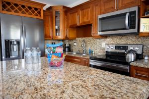 Central Getaway in Little Havana Near Airport, Wynwood, Calle 8 Brickell, Coral Gables and more , Fenced parking