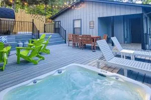 Dolly's Outdoor Oasis - Richardson Cove