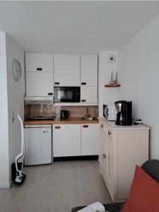 LEvasion, F2 proche mer et commerce, parking & wifi