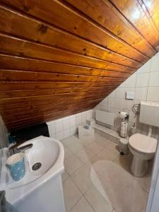 Jobb, Mint Otthon Vendégház Kőröshegy