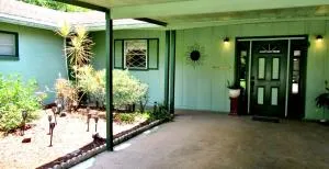 Eric and Nancy's Boutique Bed and Breakfast - 泽弗希尔斯