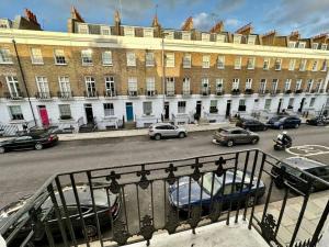 Chelsea Large 2 bed 2 Bath Sydney Street SW3