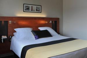 Hotels Mercure Maurepas Saint Quentin : Chambre Standard Lit Queen-Size