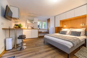 LAGOM - Hot Tub Hideout