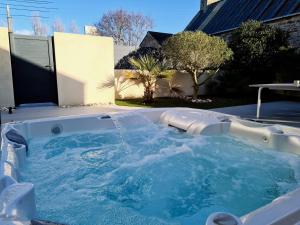 Villas Villa Ty Mam Goz, 50m mer, piscine interieure, SPA, 11 personnes : photos des chambres