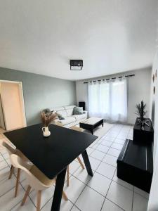 Appartements Joli appartement Proche Orleans : photos des chambres