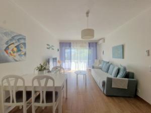 Avenida Mar 1 - Ar-Condicionado, WiFi e 200mts da praia