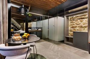 LUXURY EVOLUTION ROOMS