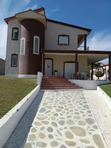 FG Home Rental - Mándra