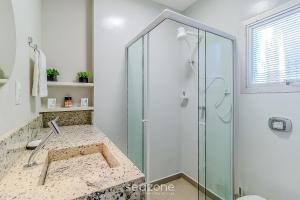 Apt 70m do mar próx de tudo no melhor de BC POL406