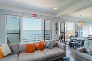 2nd Floor House at The Lor-E-Lei House