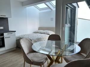 ASP Modern Apartments with Balcony & Free Parking