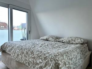 ASP Modern Apartments with Balcony & Free Parking