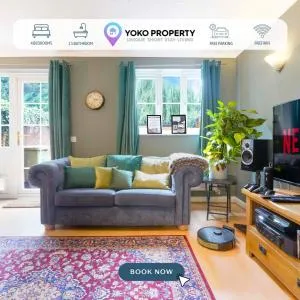 Charming 4 Bedroom House in Prime Location - Close to City Centre - Free Parking, Smart TVs and Landscaped Garden by Yoko Property - Loughton