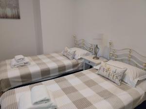 21 Prince of Wales Terrace - 2 bed ground floor flat