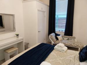 21 Prince of Wales Terrace - 2 bed ground floor flat