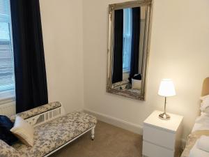 21 Prince of Wales Terrace - 2 bed ground floor flat