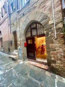 Natural RED Passion in Perugia Downtown