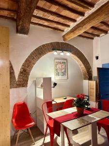 Natural RED Passion in Perugia Downtown
