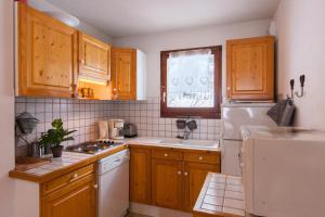 Appartements Residence Le Rocher - Chalet mitoyen spacieux · vue sur le glacier · Parking privatif 3 places MAE-0384 : photos des chambres