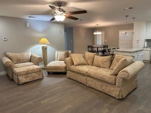 Ds Cozy duplex for four in gated community