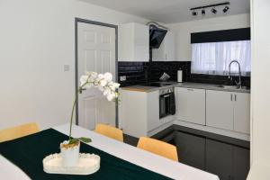 Perfect for contractors, TVs in every bedroom