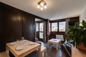 Résidence Les Melezes - Studio vue montagne · Accès pistes par navette · Parking extérieur MAE-0944