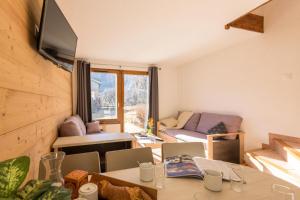 Chalets Jardin Alpin - Chalet mitoyen lumineux en duplex · Accès pistes par navette · WIFI gratuit · Vue dégagée MAE-4874