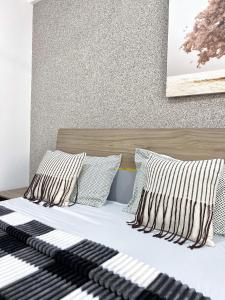 THE NEST, Oceanfront Serviced Apartment in Nyali - with Panoramic Ocean view