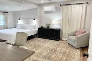 Norris Lake Modern Farmhouse Retreat