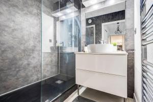 Appartements Aerosky proche Aeroport : photos des chambres