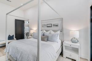 Sandy Cheeks 409 COA