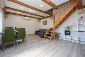 Holiday home in Tribalj 45044