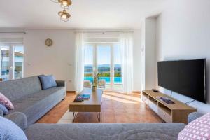 Holiday home in Smrika 45290 