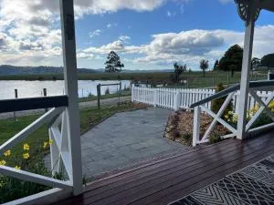 The Lake House, Highgrove- Quiet secluded comfort - Крейдл-Маунтин