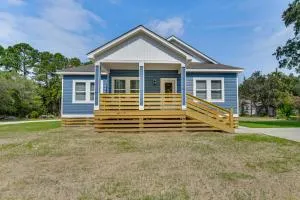 1 Mi to Dtwn Manteo Dog-Friendly Home with Deck - مانتيو