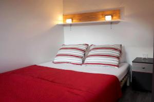 Résidence Boedette D - Appartement rénové · Départ et retour skis aux pieds · Balcon MAE-1214