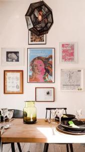 Stylish & Spacious! A Victorian House in Zone 1!