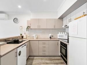 Yarrawonga Lakeside Apartment 27
