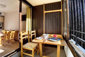 Résidence Le Sorbier - Appartement lumineux · Départ et retour skis aux pieds · Vue sur les pistes MAE-1714