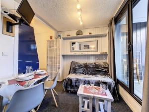 Résidence Genepi - Studio standard · Proche des pistes et des commerces · Balcon sud-est MAE-1814