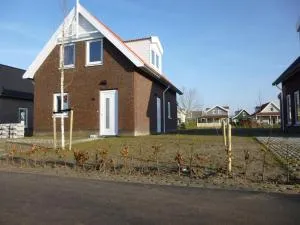 Nice holiday home in Simonshaven near the water - Zuid-Beijerland