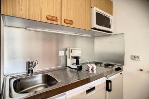 Résidence Sarvan - Appartement lumineux · Départ et retour skis aux pieds · Balcon MAE-2494