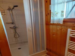Chalets Chalet with Garden in Lotharingen : photos des chambres