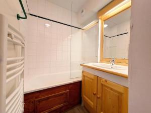 Résidence Valmonts A - Appartement standard · Départ ski aux pieds · Balcon MAE-2624