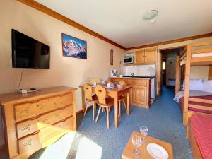 Résidence Valmonts A - Appartement standard · Départ ski aux pieds · Balcon MAE-2624