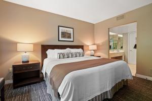 King Bed, Balcony, Pool, Hot Tub, Sauna