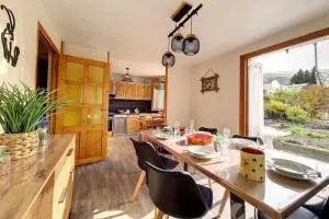 Résidence Saint Marcel - Chalet familial · Centre village de St Marcel · Terrasse ouest MAE-2924 - Saint-Marcel