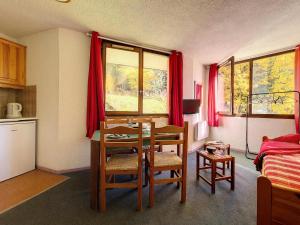 Résidence Boedette D - Studio fonctionnel · Départ et retour skis aux pieds MAE-3174